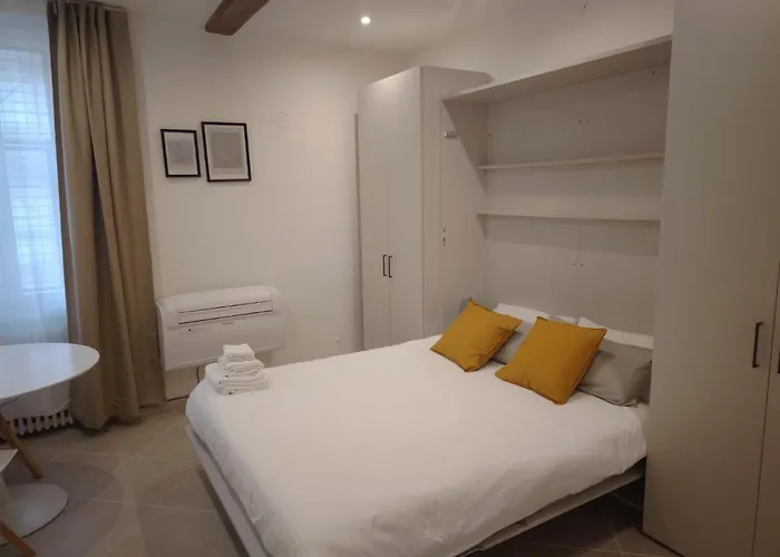 Guazzo - Self Check-in Apartament Parma